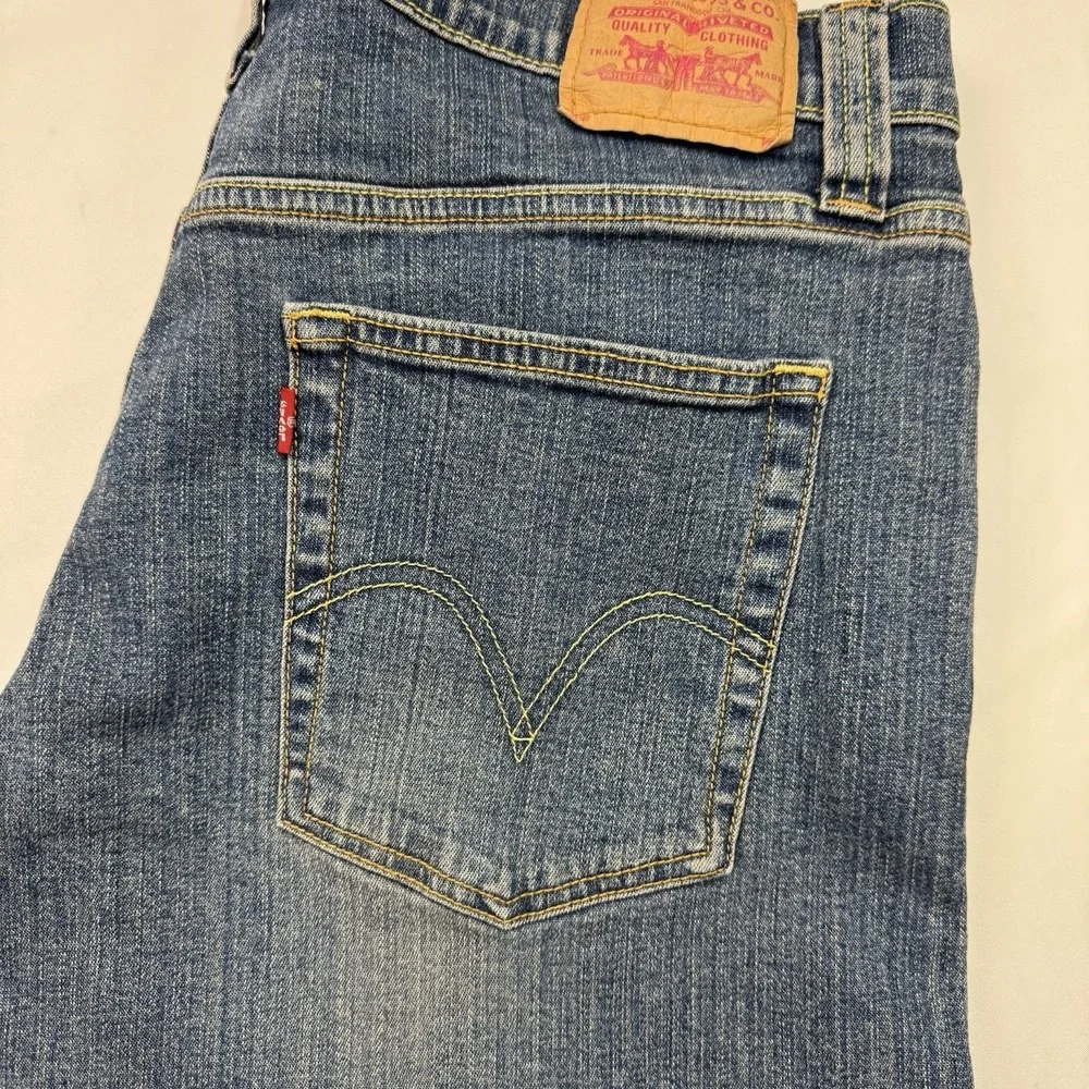Levis Jeans Women's Suuch Boot Cut Low Rise‎ 32X33 3 Button Close 11L
